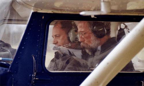 A blind pilot lands a plane unaided 